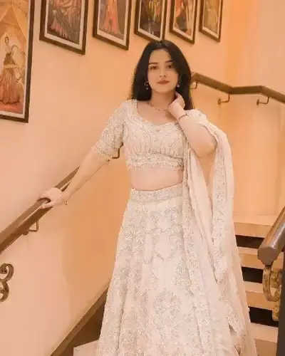 Escort Lohardaga